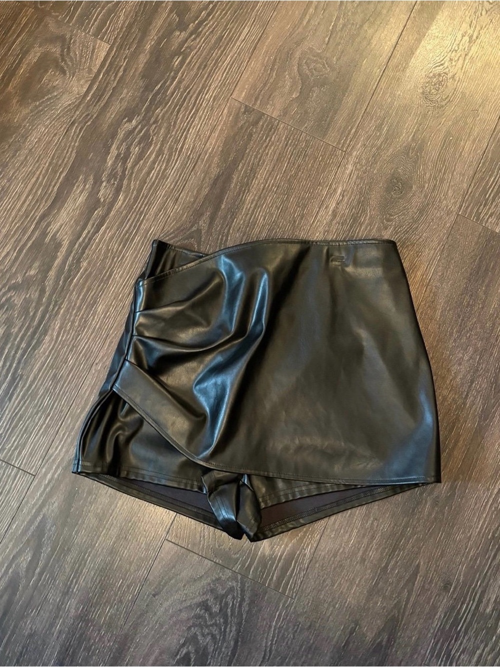 SHEIN black skort